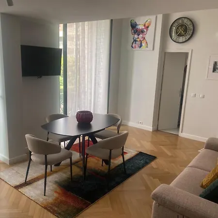 Mentone, A 80 Mt Dal Mare Apartman Menton