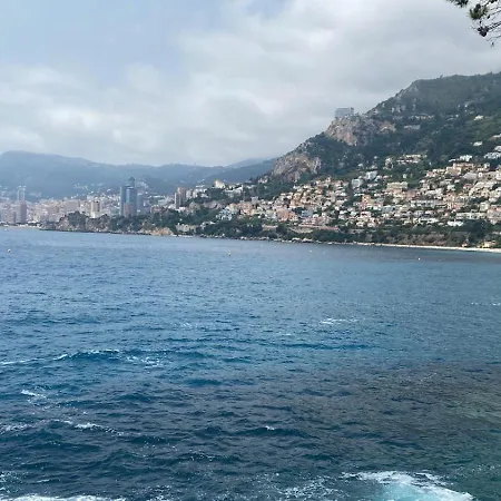 Mentone, A 80 Mt Dal Mare Apartman