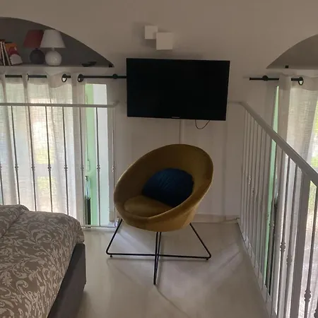 Mentone, A 80 Mt Dal Mare 멍똥