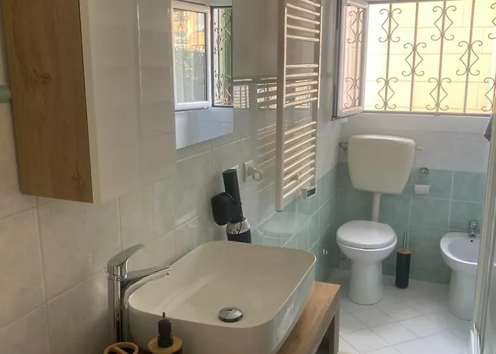 Mentone, A 80 Mt Dal Mare * Menton