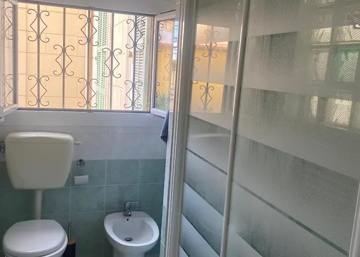 Mentone, A 80 Mt Dal Mare * Menton