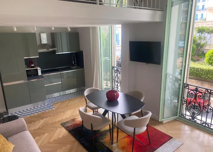 Mentone, A 80 Mt Dal Mare Apartamento