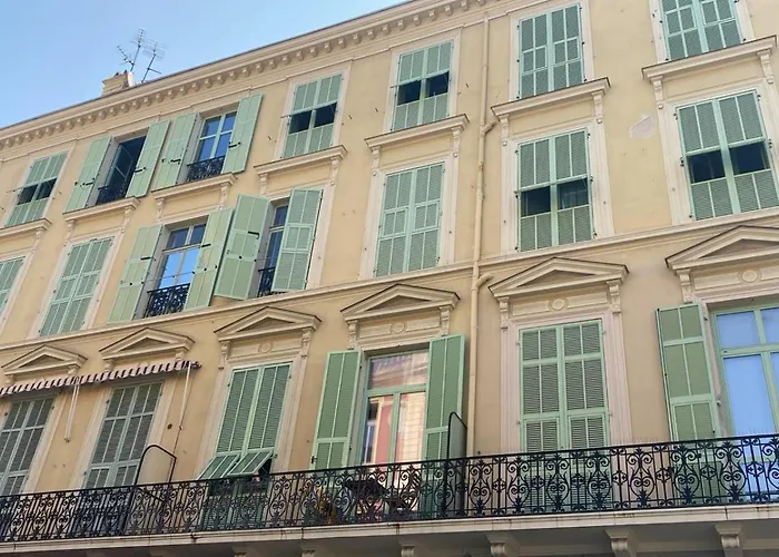 Mentone, A 80 Mt Dal Mare * Menton