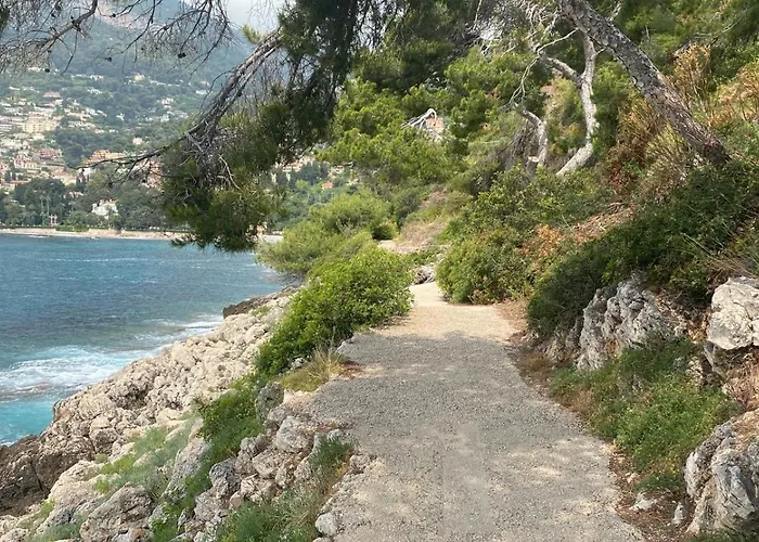 Mentone, A 80 Mt Dal Mare Apartamento